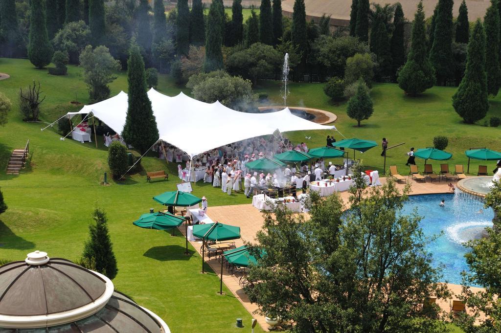 Peermont D'Oreale Grande At Emperors Palace Κέμπτον Παρκ Εξωτερικό φωτογραφία