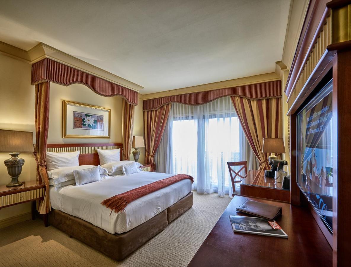 Peermont D'Oreale Grande At Emperors Palace Κέμπτον Παρκ Εξωτερικό φωτογραφία